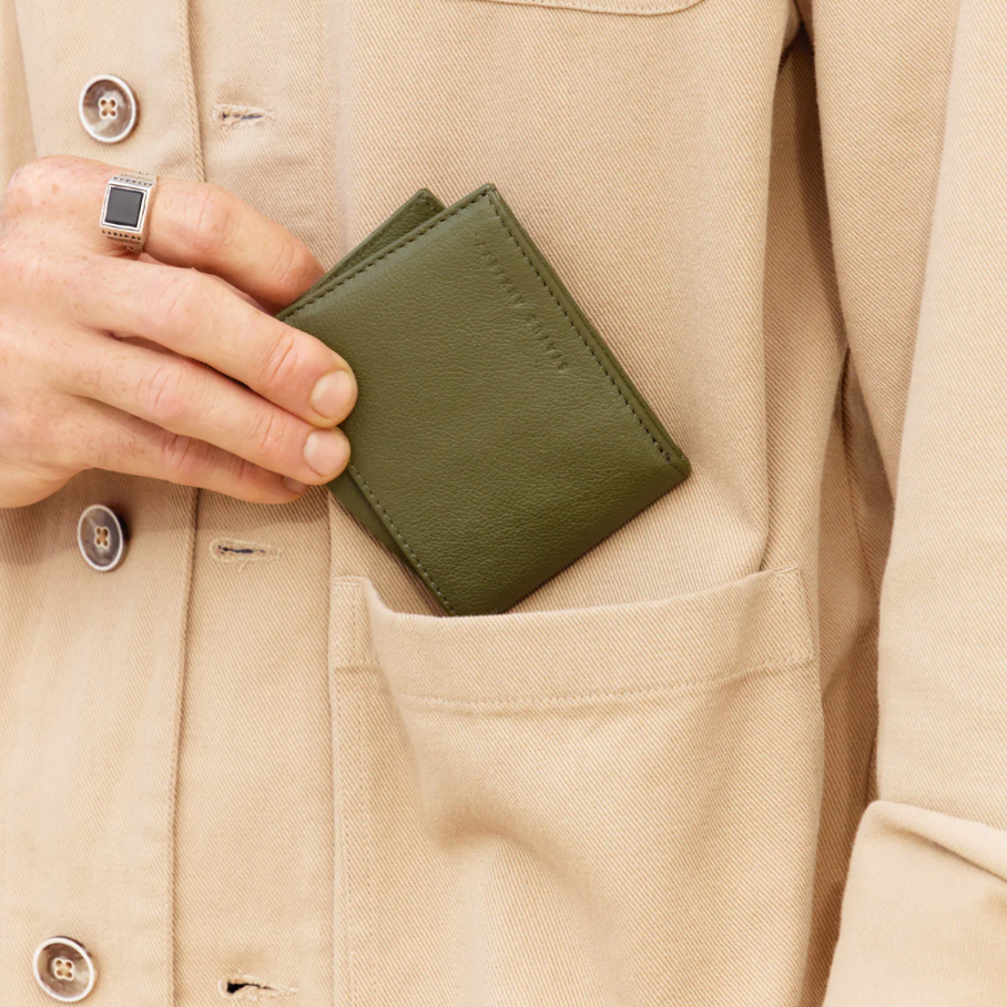 
                      
                        Noah Wallet- Khaki
                      
                    