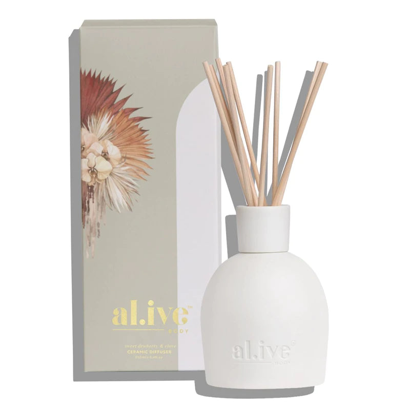 SWEET DEWBERRY & CLOVE DIFFUSER